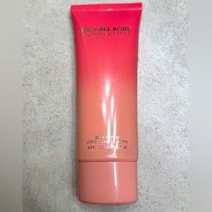 COPY - Michael Kors Wonderlust Body lotion.